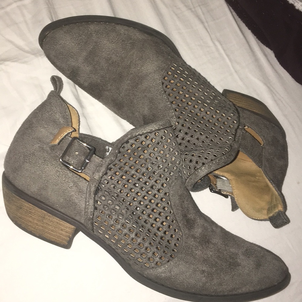 grey booties